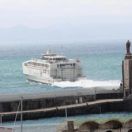 メゾン デ サンチョ 3* タリファ
